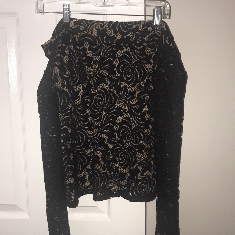 Beautiful off the shoulder LACE blouse!